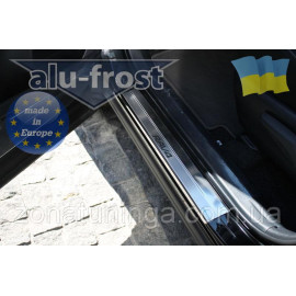 Накладки на пороги Toyota RAV4 2018